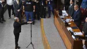 Tras expulsión de “Chaqueñito”, Gladys Mendoza juró como senadora