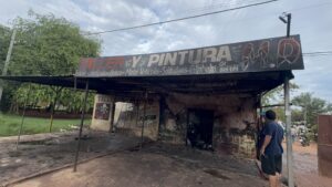 Incendio en taller de motos deja millonaria pérdida en Concepción