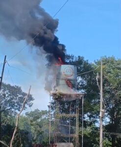 Incendio de tanque deja sin agua a comunidad rural