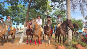 Tradición que se niega a morir: asociación de jinetes apuesta a los jóvenes