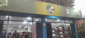 Asaltan local comercial y se llevan dinero en efectivo