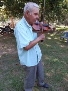 El violín del norte guarda silencio: falleció don Tito Dávalos a los 92 años