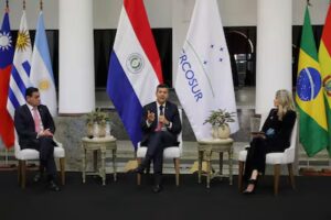 Peña insta a embajadas y consulados a “amplificar” la proyección internacional del Paraguay