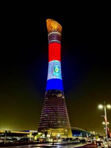 Qatar iluminó edificios emblemáticos de Doha con los colores de Paraguay por las Fiestas Patrias