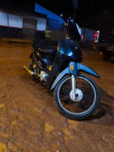 Denunció el robo de su motocicleta, pero la había olvidado frente a una despensa