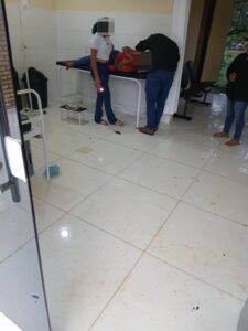 Mujer indígena resulta herida con cuchillo y es derivada al Hospital Regional