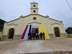 Gobernadora verifica avances de las obras de refacción en la Iglesia San Antonio