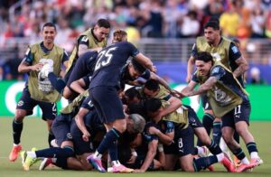 Paraguay sufrió, resistió y sigue con vida en el Mundial