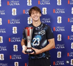 Explota la Albirroja: Galarza anota, es MVP y Paraguay resiste con 10 ante Turquía