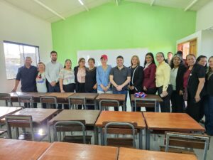 Gobernación inaugura nuevas aulas y fortalece la educación en Aquino Cué