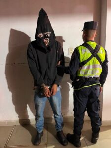 Joven fue aprehendido con dosis de crack tras intentar huir y resistirse a un control policial en Yby Yaú