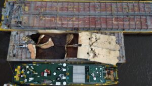 Cinco fallecidos tras explosión de una barcaza en el río Paraguay