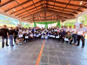 175 jóvenes culminan cursos técnicos en el Instituto Belén y refuerzan su inserción laboral