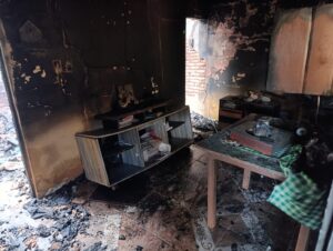 Incendio consume parte de una vivienda en Horqueta y deja daños materiales