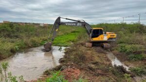 Avanzan trabajos de canalización en la Fracción José Félix