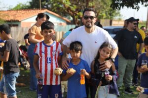 Monarchy reafirma su compromiso social con una jornada dedicada a niños del barrio San Francisco
