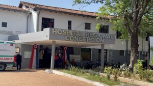 Mujer de 64 años evoluciona favorablemente tras sufrir graves fracturas en accidente