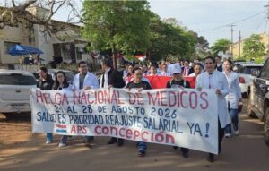 Médicos marcharon en Concepción en reclamo de mejoras salariales
