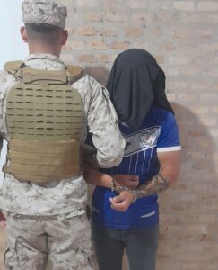 Aprehenden a hombre tras protagonizar incidentes y resistirse a policías en Concepción