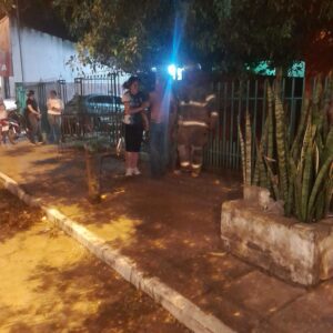 Adulto mayor fue rescatado por bomberos durante incendio de una vivienda en Concepción