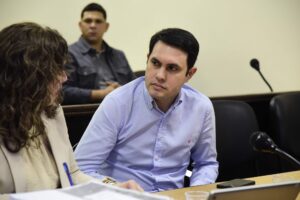 Condenan a 8 años de cárcel a Hernán Rivas por título falso de abogado