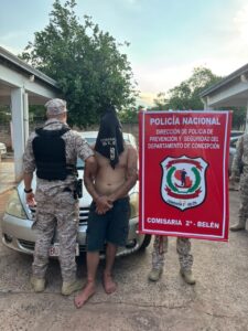 Dejó su automóvil encendido para hacer una compra y un joven con antecedentes se lo llevó