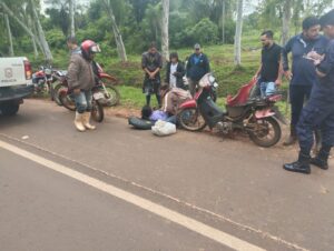 Niña de 10 años que conducía una motocicleta resulta herida en accidente en Horqueta