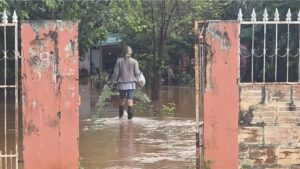 Vecinos de Villa Armando sufren inundaciones por falta de cunetas