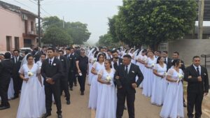Después de años de convivencia, 52 parejas formalizaron su unión matrimonial en Concepción