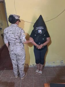 Mujer fue aprehendida tras presuntamente apuñalar a su pareja en Capitán Sosa