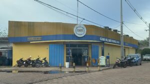 Delincuentes ingresan por el techo y hurtan mercaderías de un supermercado céntrico
