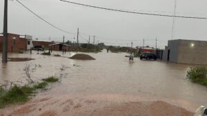 Varios barrios de Concepción afectados por inundaciones tras intensas lluvias
