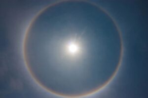 Un halo solar sorprendió este jueves en Paraguay: ¿qué significa este fenómeno?